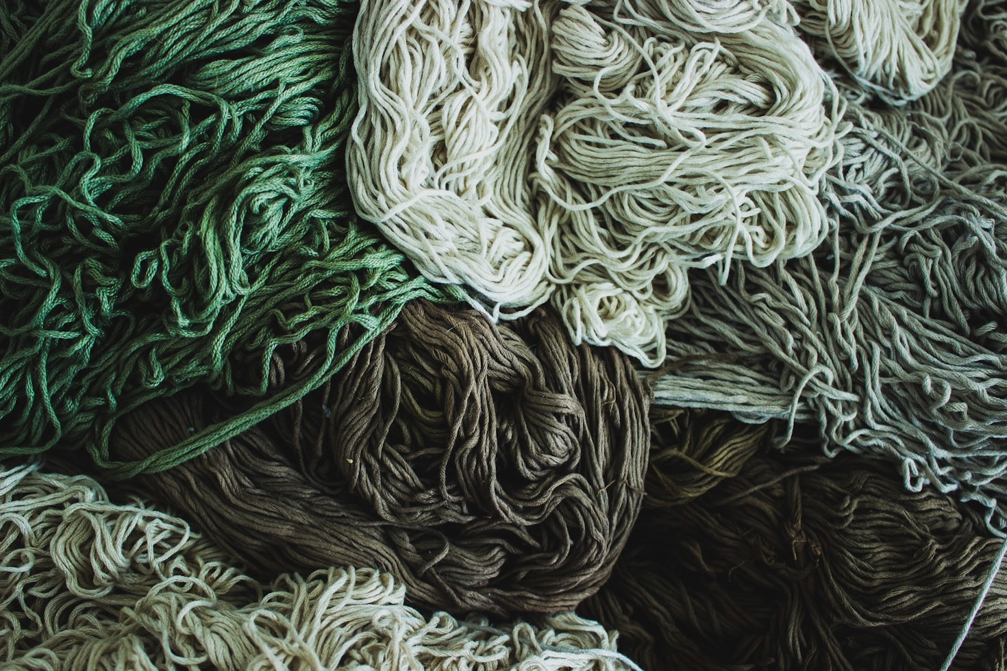 Step-by-Step Guide to Knitting a Cozy Scarf